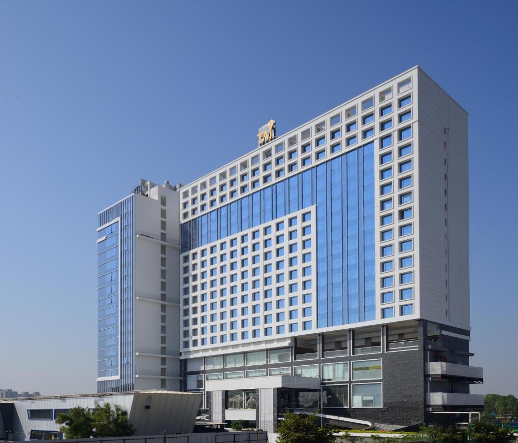 Taj Skyline Ahmedabad Hotel Exterior photo